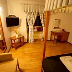 雷拉克精品酒店&啤酒屋 3*
