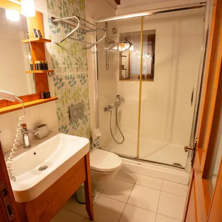 레이락 부티크 앤 브라서리