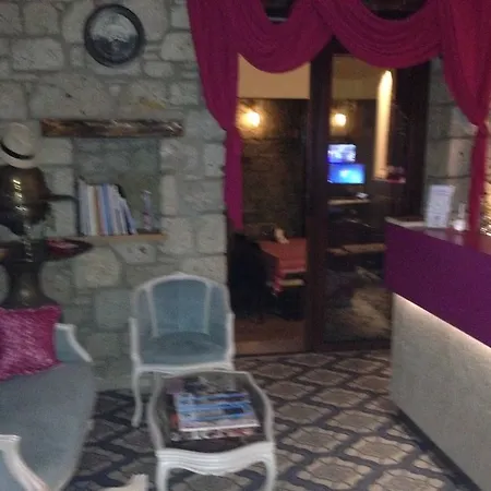 레이락 부티크 앤 브라서리 알라카티