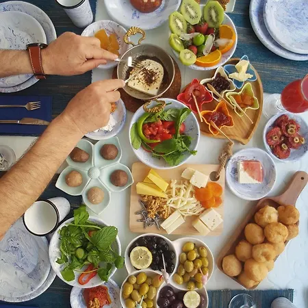 레이락 부티크 앤 브라서리 호텔 알라카티