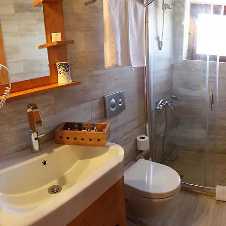 레이락 부티크 앤 브라서리 호텔 알라카티